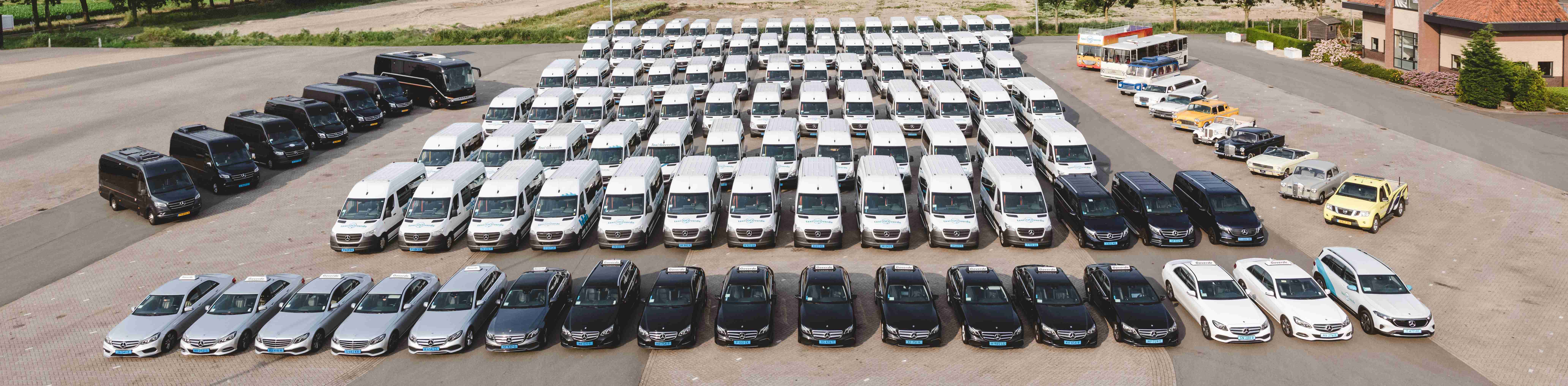 Definitieve groepsfoto wagenpark Taxi Goverde (verkleind) uitsnede